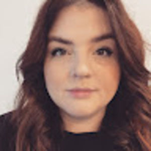 Meet your Posher, Larissa